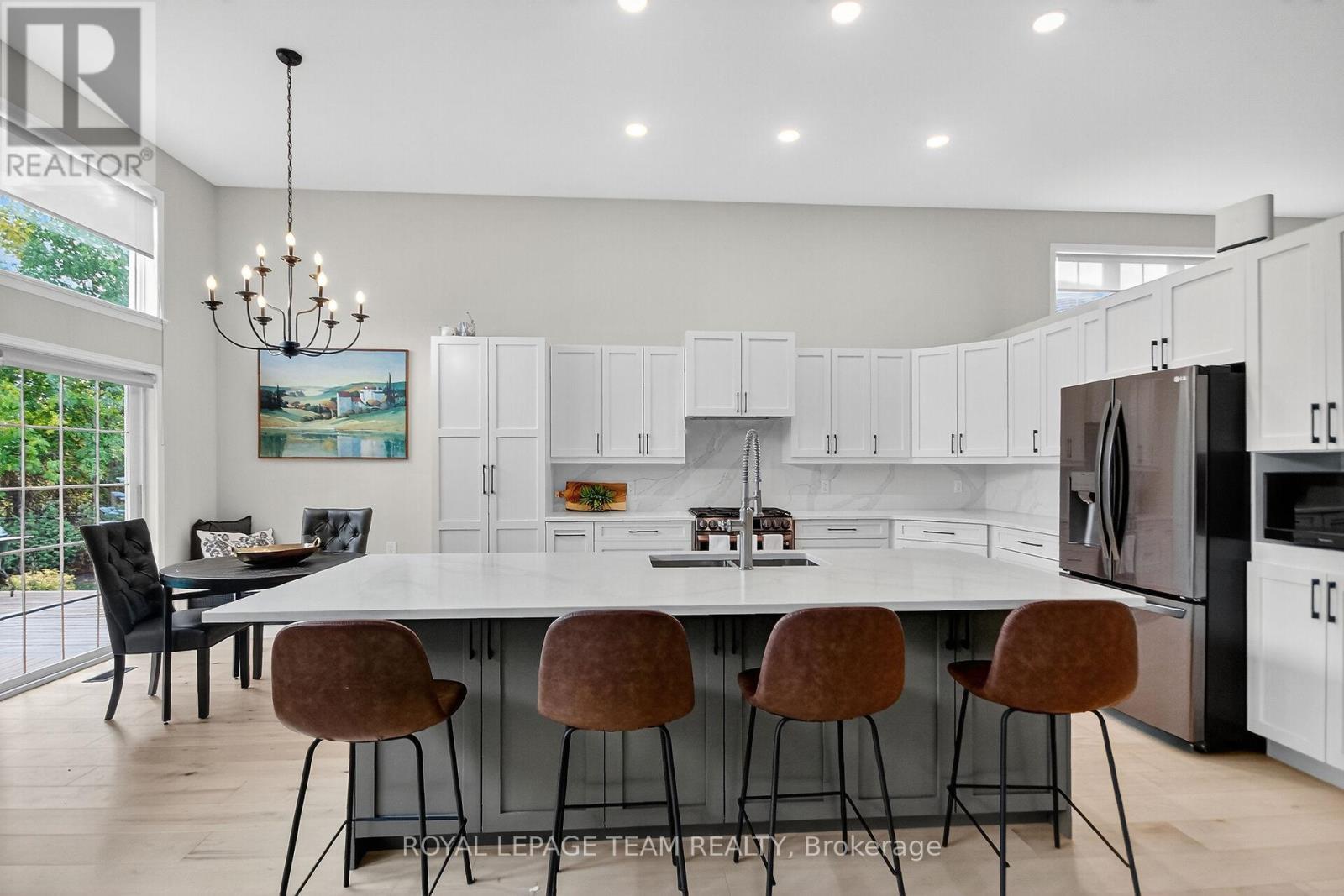 128 Chenoa Way, Ottawa, ON - Indoor