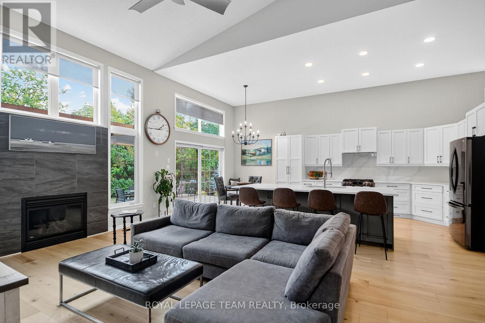128 Chenoa Way, Ottawa, ON - Indoor Photo Showing Living Room With Fireplace