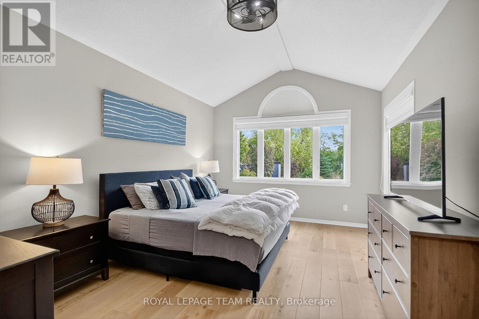 128 Chenoa Way, Ottawa, ON - Indoor Photo Showing Bedroom