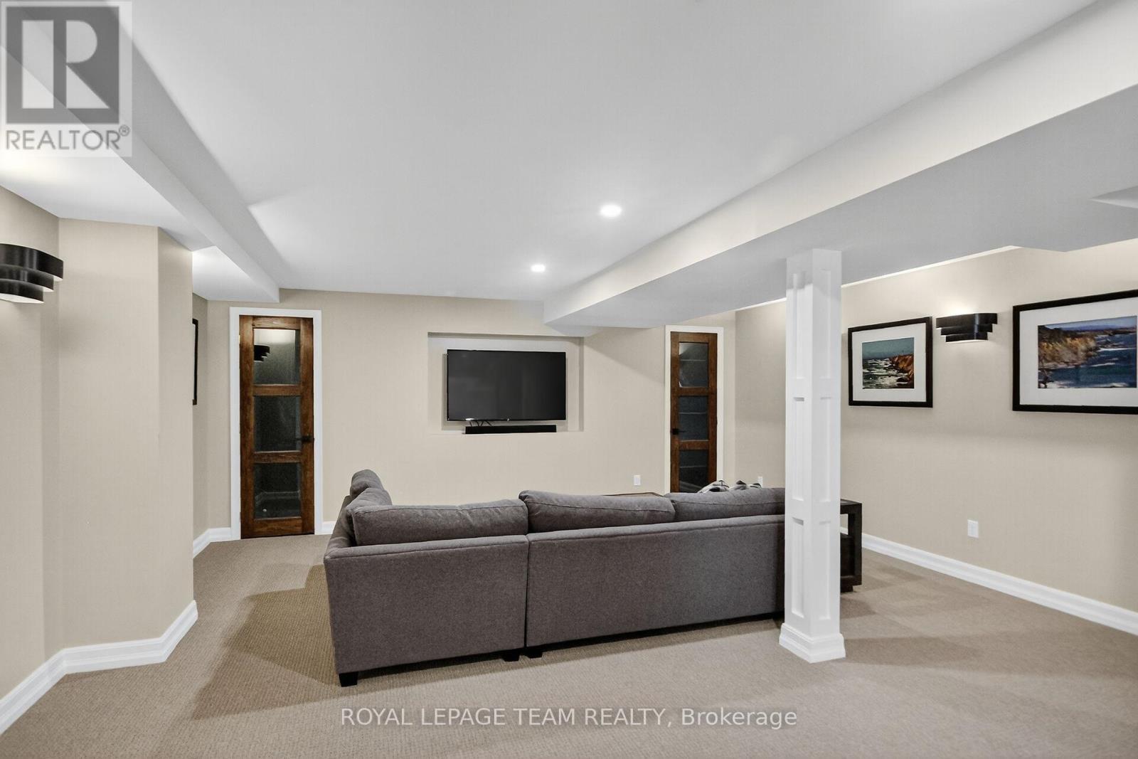 128 Chenoa Way, Ottawa, ON - Indoor