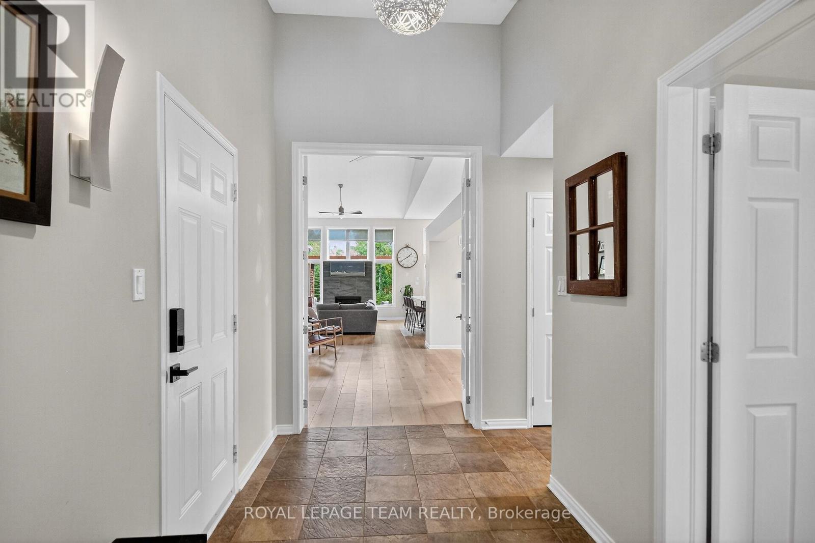 128 Chenoa Way, Ottawa, ON - Indoor Photo Showing Other Room