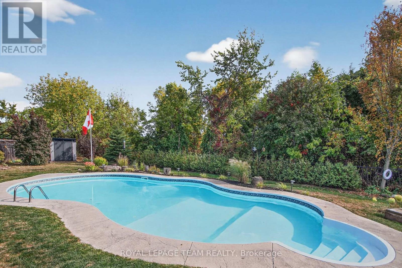 128 Chenoa Way, Ottawa, ON - Outdoor With In Ground Pool With Backyard