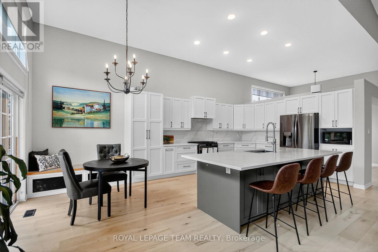 128 Chenoa Way, Ottawa, ON - Indoor