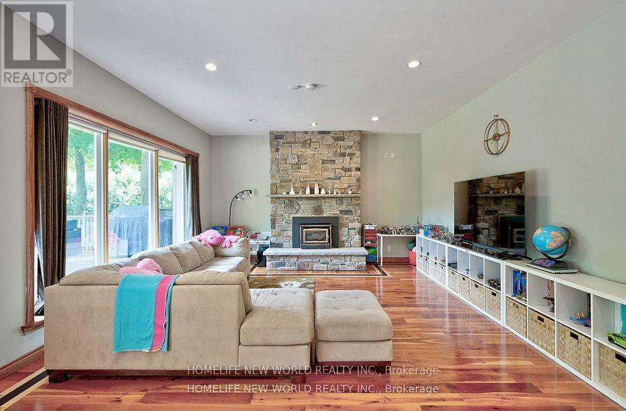 7 Sulgrave Crescent, Toronto, ON - Indoor Photo Showing Living Room With Fireplace