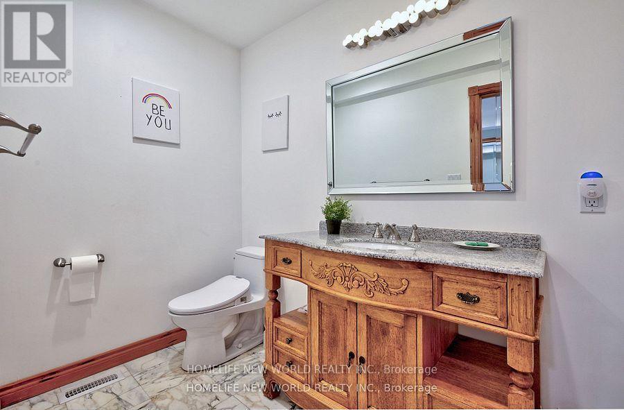 7 Sulgrave Crescent, Toronto, ON - Indoor Photo Showing Bathroom