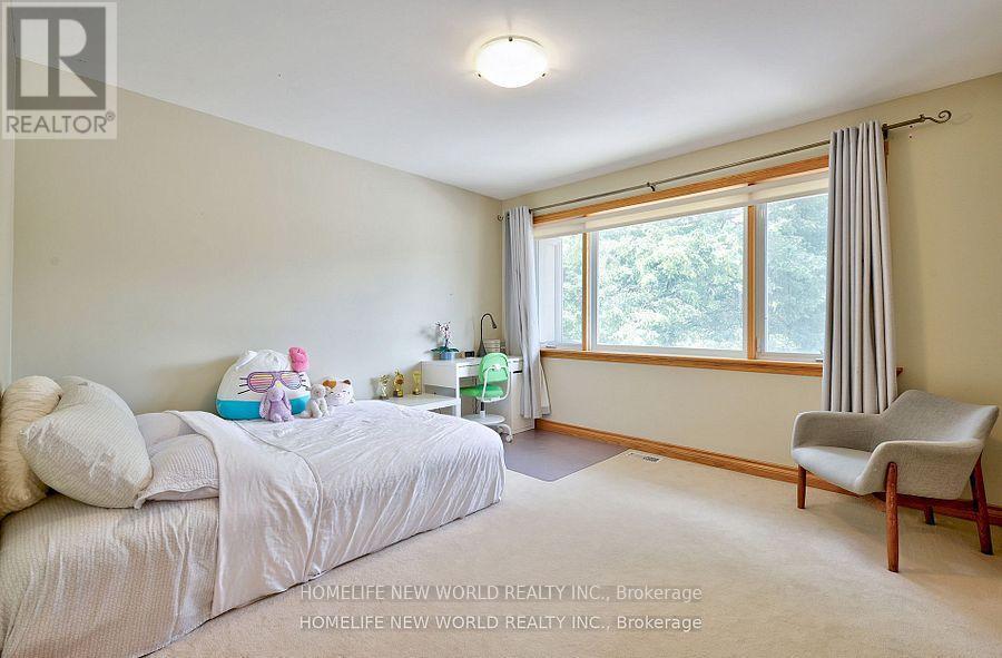 7 Sulgrave Crescent, Toronto, ON - Indoor Photo Showing Bedroom