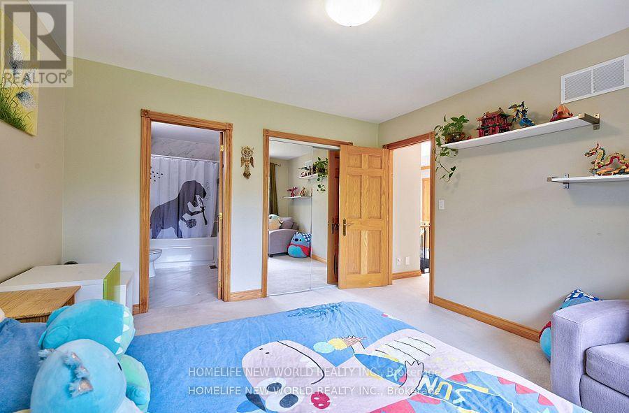 7 Sulgrave Crescent, Toronto, ON - Indoor Photo Showing Bedroom