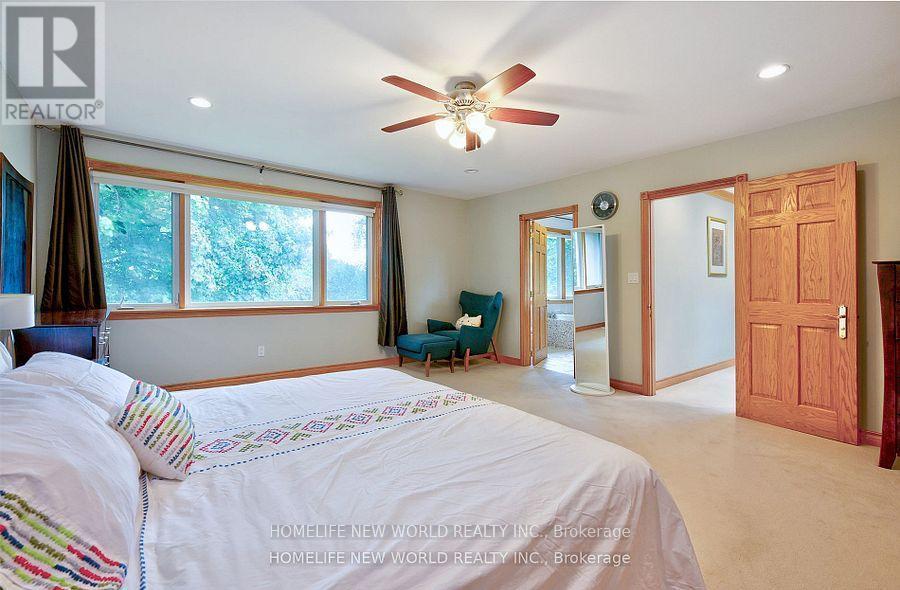 7 Sulgrave Crescent, Toronto, ON - Indoor Photo Showing Bedroom