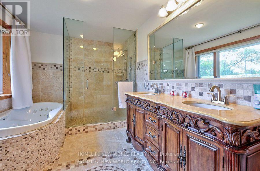 7 Sulgrave Crescent, Toronto, ON - Indoor Photo Showing Bathroom