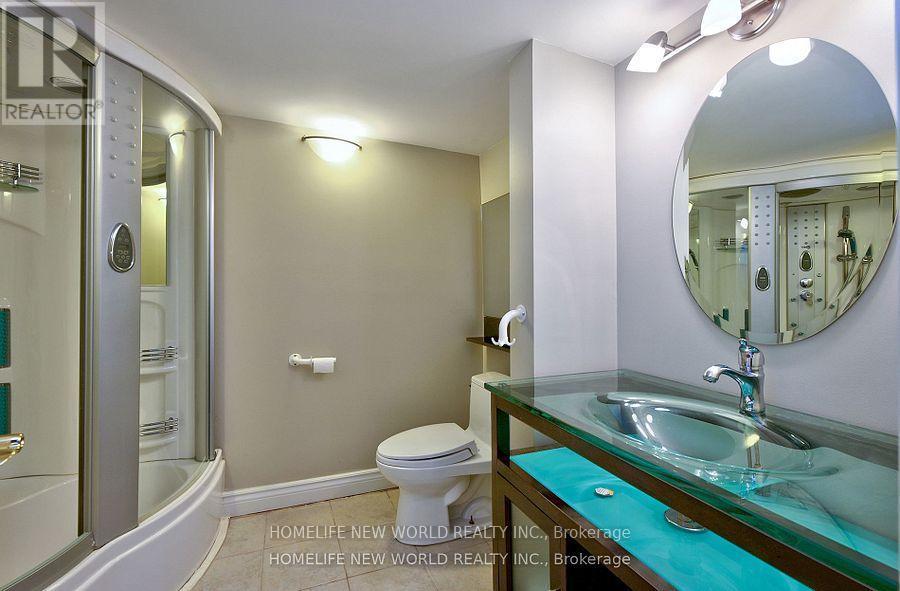 7 Sulgrave Crescent, Toronto, ON - Indoor Photo Showing Bathroom