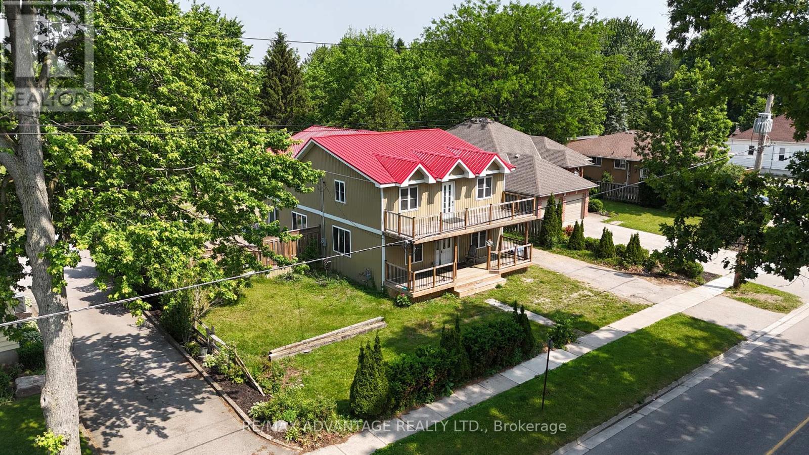 8566 Glendon Drive, Strathroy-Caradoc (Mount Brydges), ON - Outdoor With Balcony