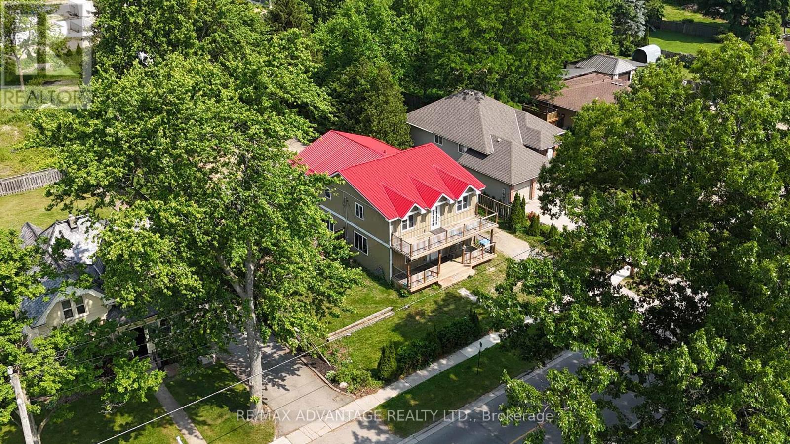 8566 Glendon Drive, Strathroy-Caradoc (Mount Brydges), ON - Outdoor