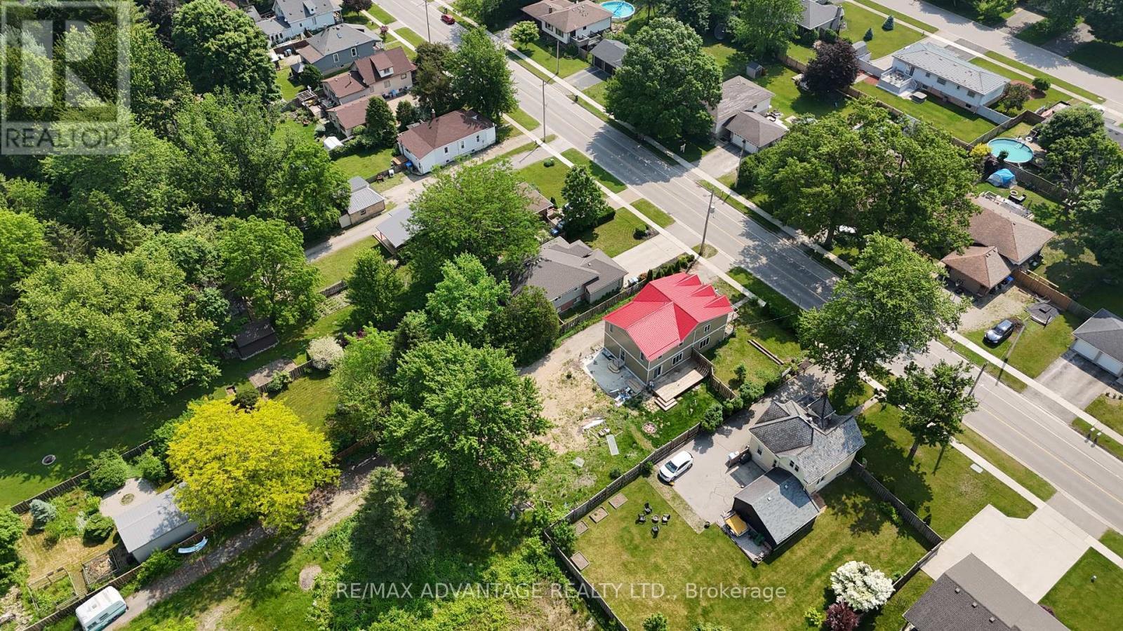 8566 Glendon Drive, Strathroy-Caradoc (Mount Brydges), ON - Outdoor With View