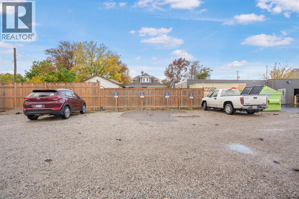 210-212 Queen Street, Chatham, ON