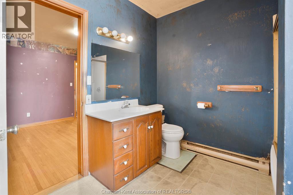 210-212 Queen Street, Chatham, ON