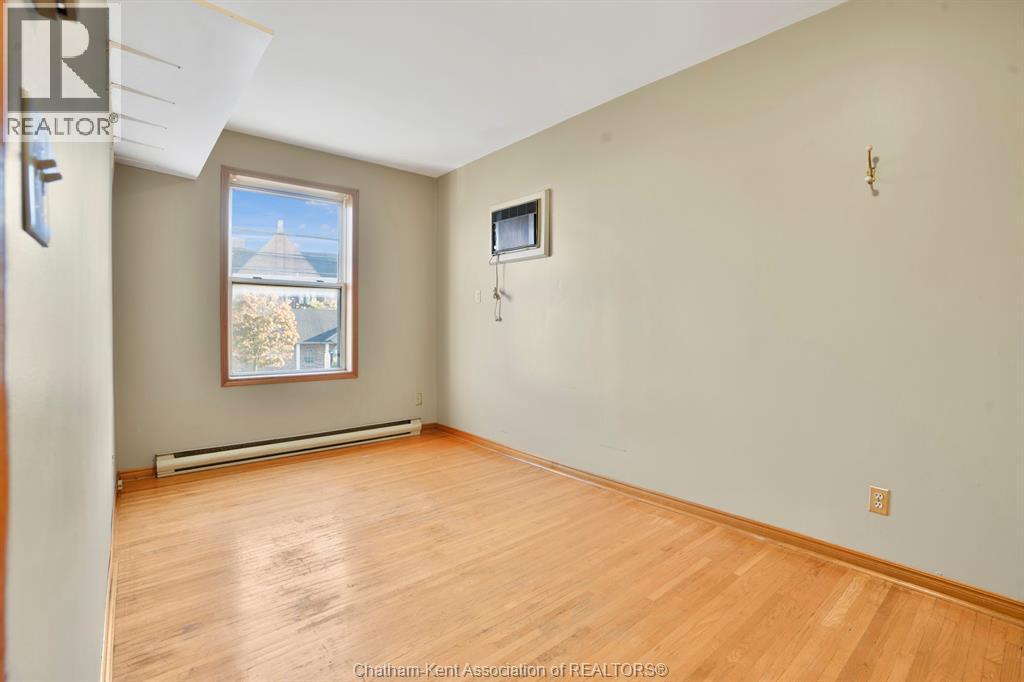 210-212 Queen Street, Chatham, ON