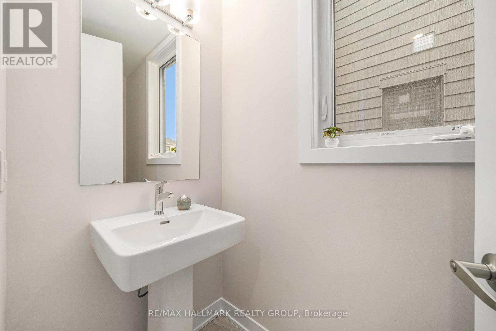 173 Conservancy Drive, Ottawa, ON - Indoor Photo Showing Bathroom