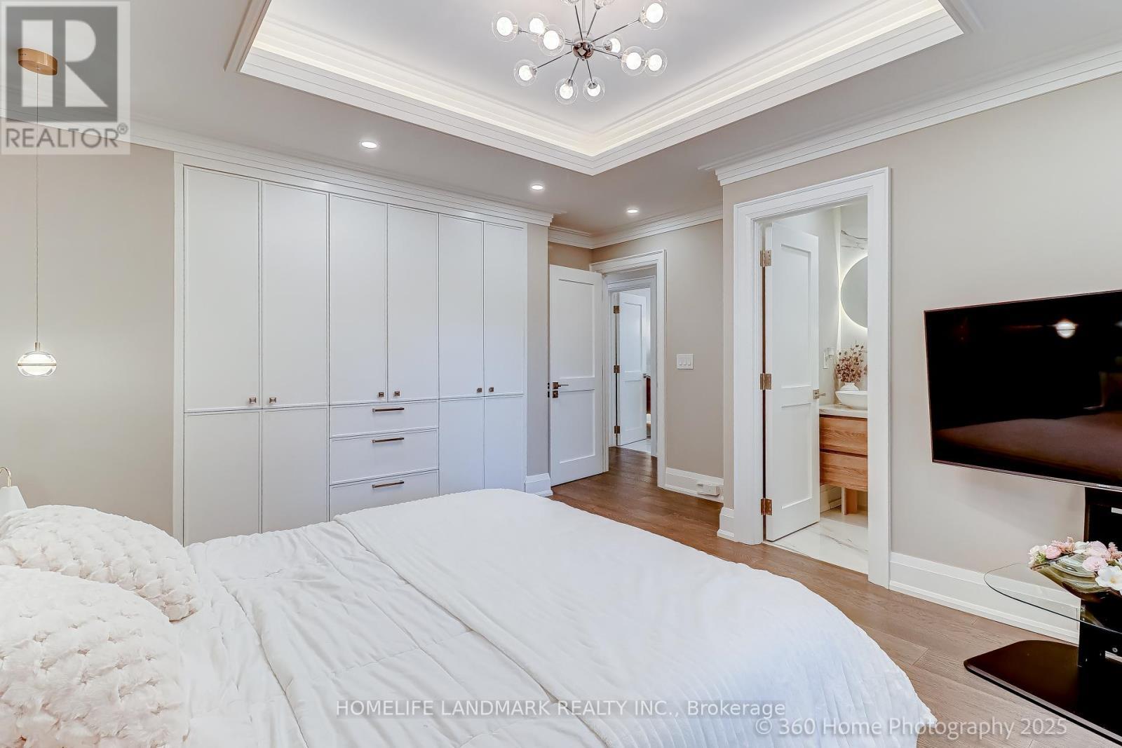 24 Evanston Drive, Toronto, ON - Indoor Photo Showing Bedroom