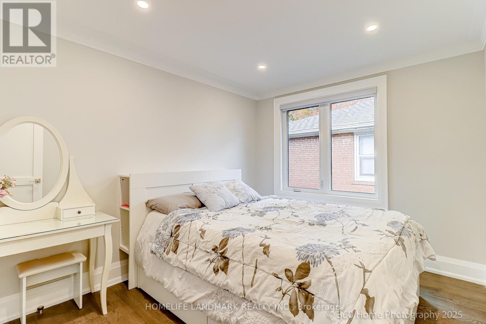 24 Evanston Drive, Toronto, ON - Indoor Photo Showing Bedroom
