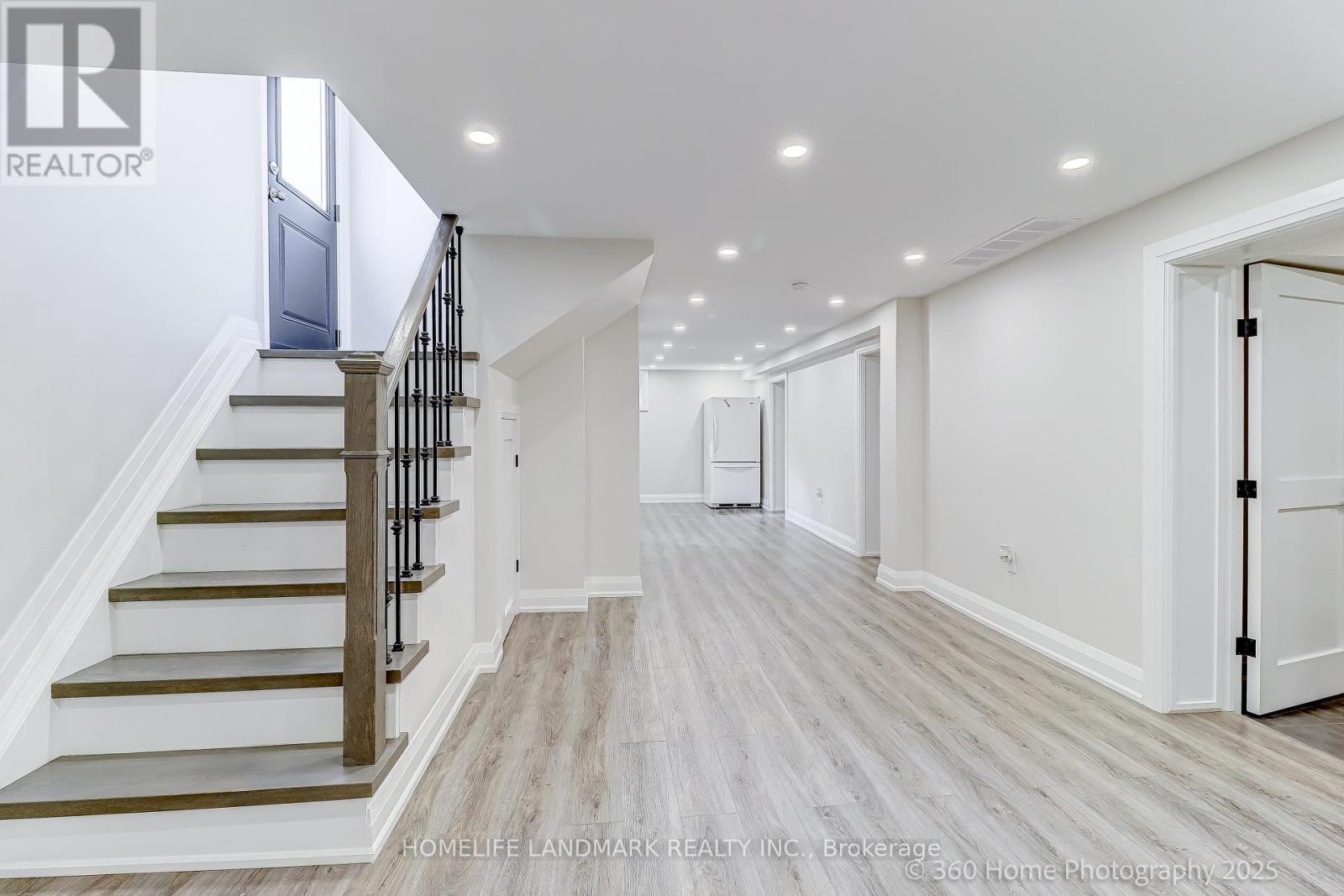 24 Evanston Drive, Toronto, ON - Indoor Photo Showing Other Room