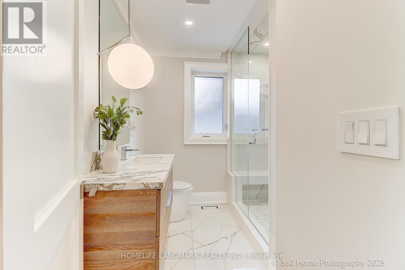 24 Evanston Drive, Toronto, ON - Indoor Photo Showing Other Room