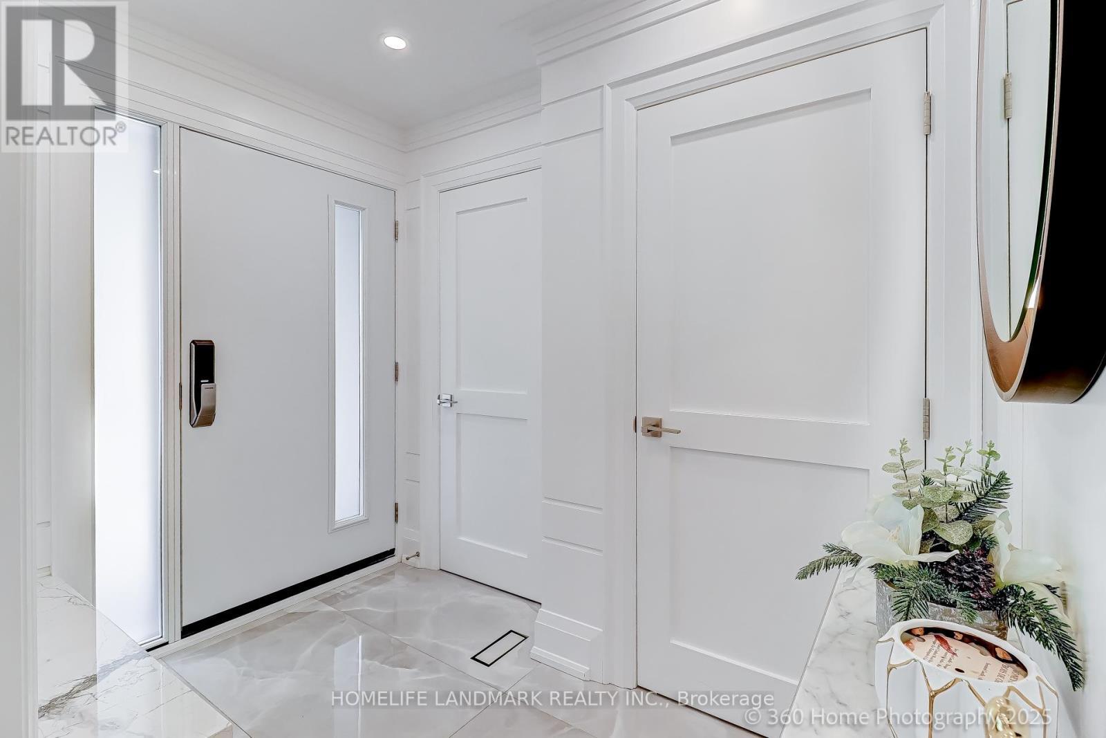 24 Evanston Drive, Toronto, ON - Indoor Photo Showing Other Room