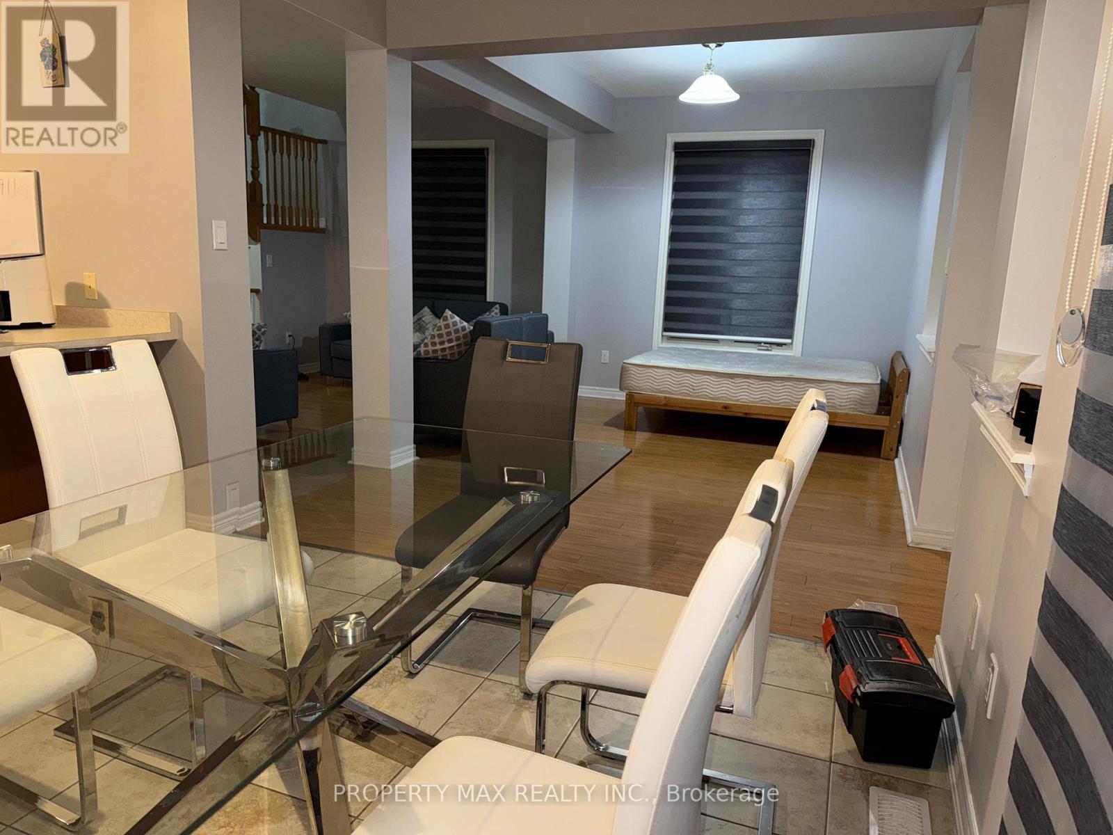 6447 Connor Crescent N, Niagara Falls, ON - Indoor Photo Showing Dining Room