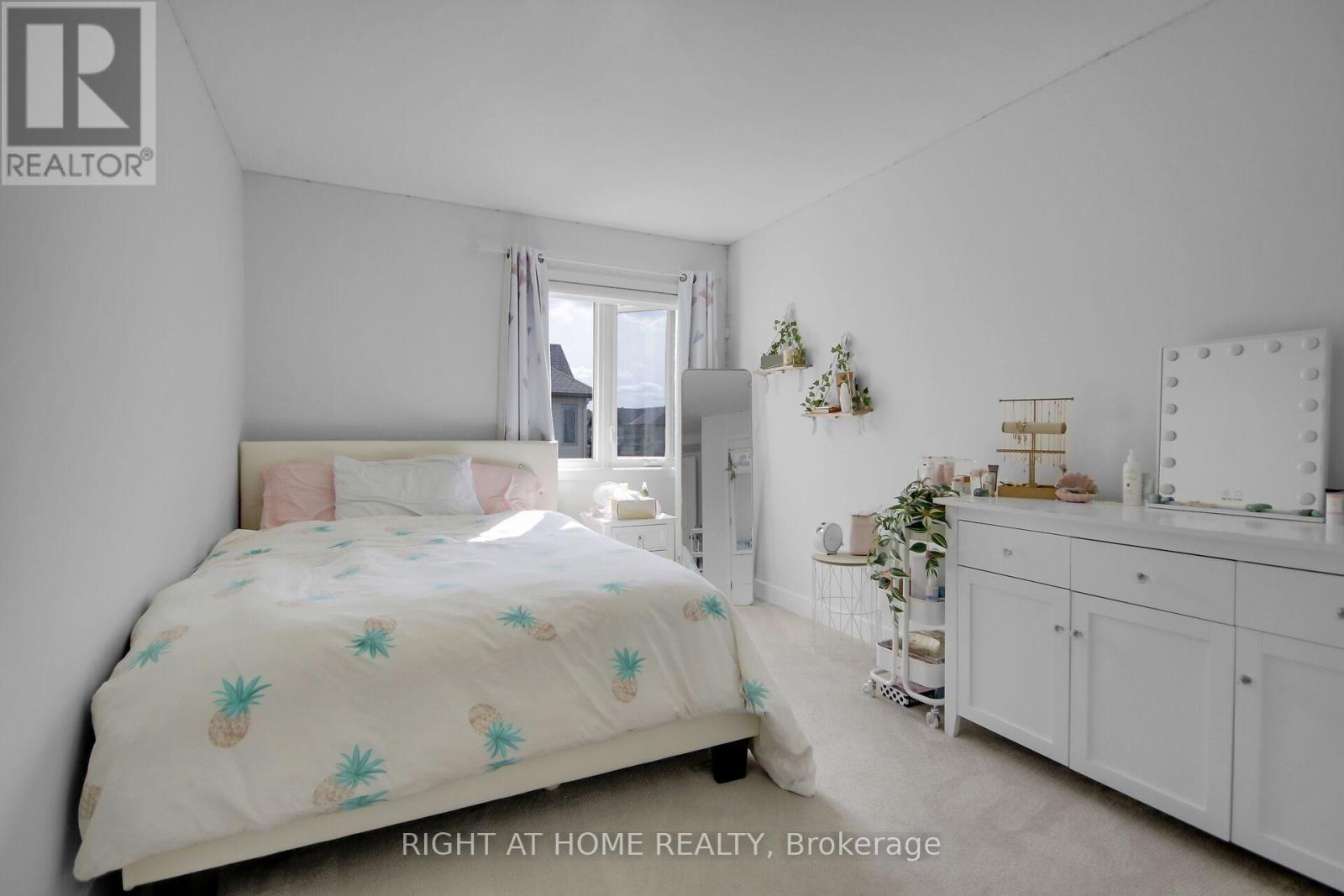 741 Twist Way, Ottawa, ON - Indoor Photo Showing Bedroom
