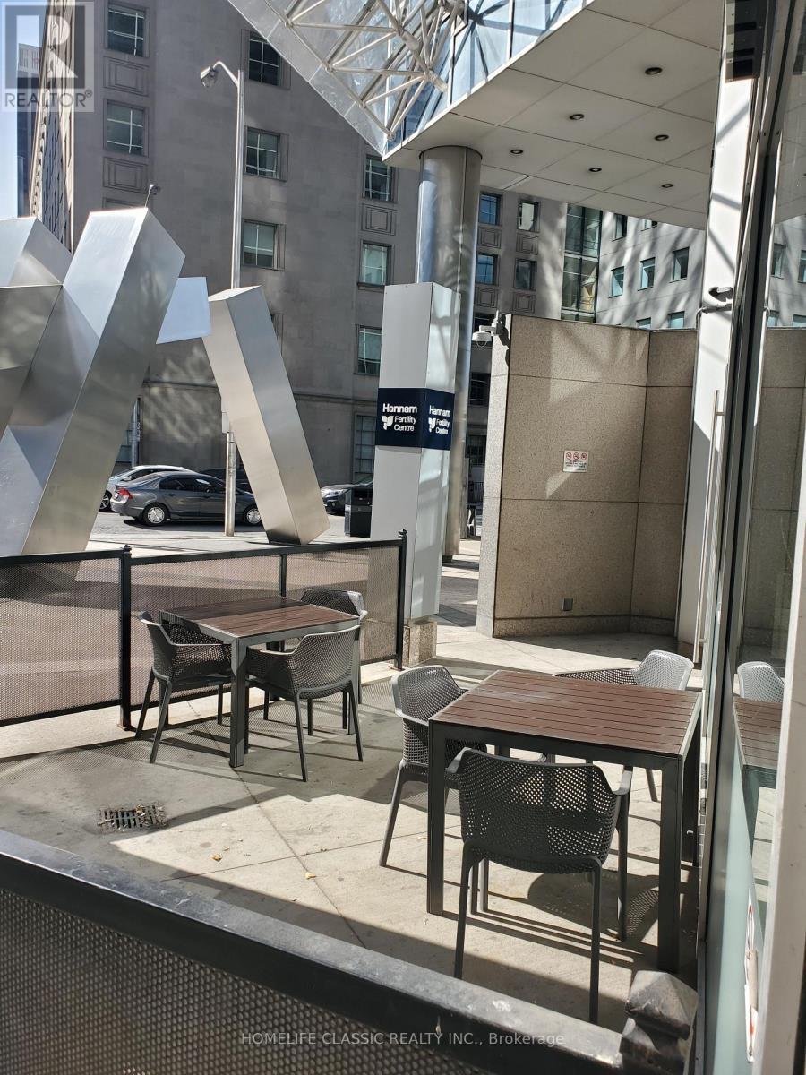 160 Bloor Street E, Toronto, ON