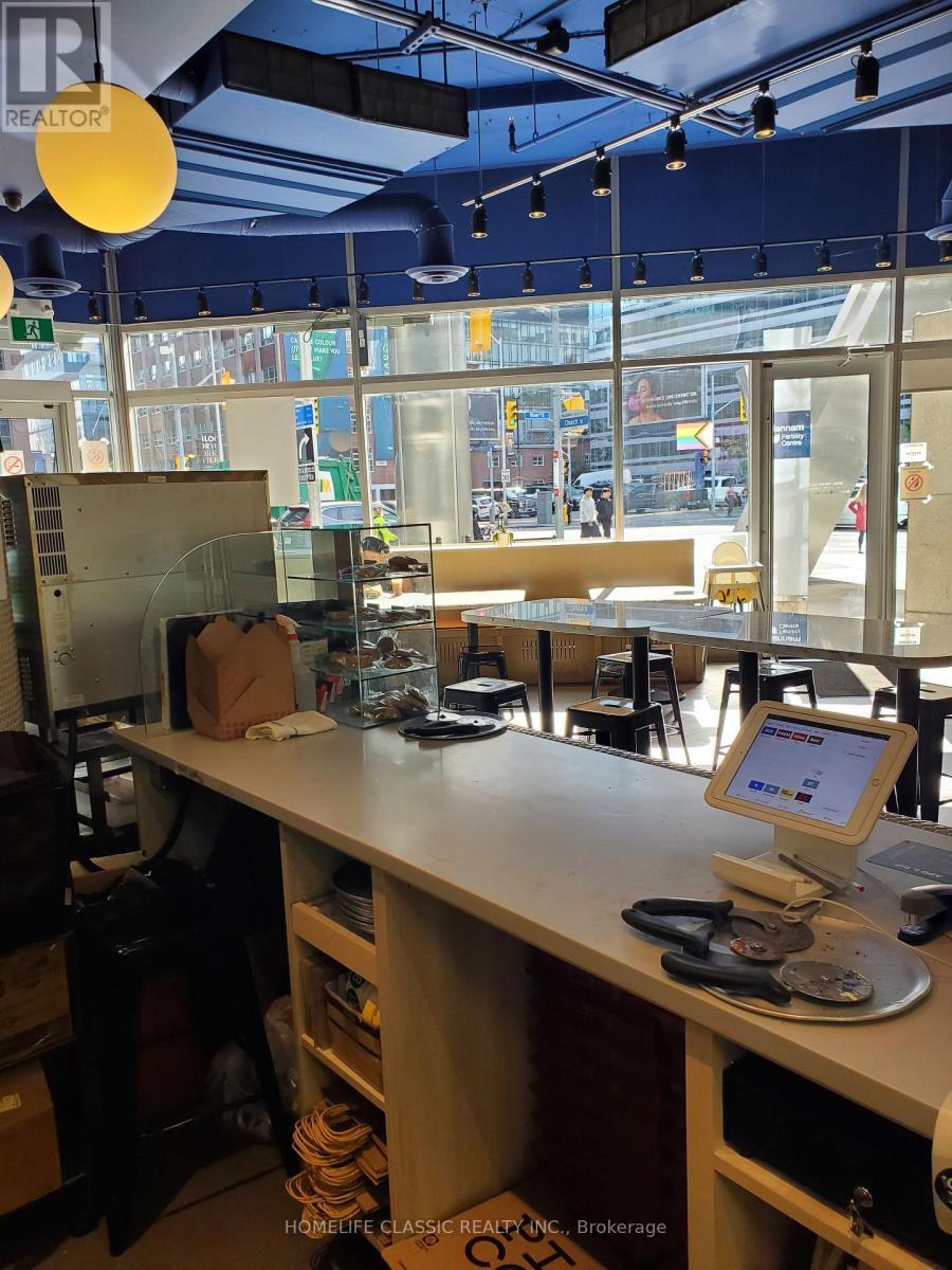 160 Bloor Street E, Toronto, ON