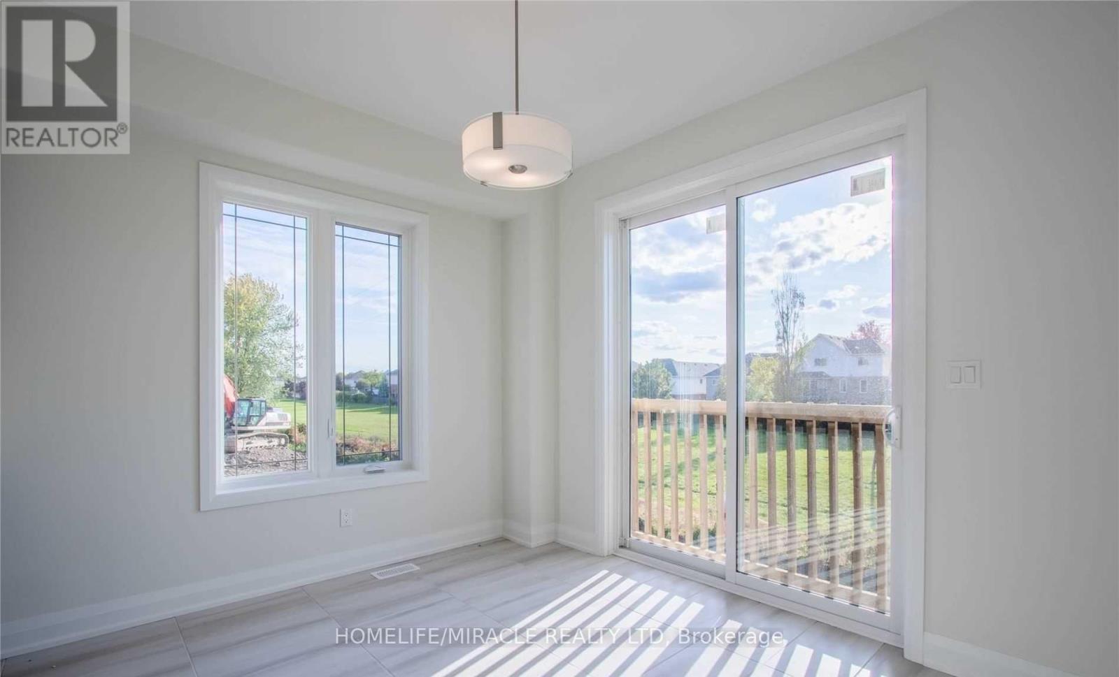 Upper - 530 Askew Court, Oshawa, ON - Indoor Photo Showing Other Room