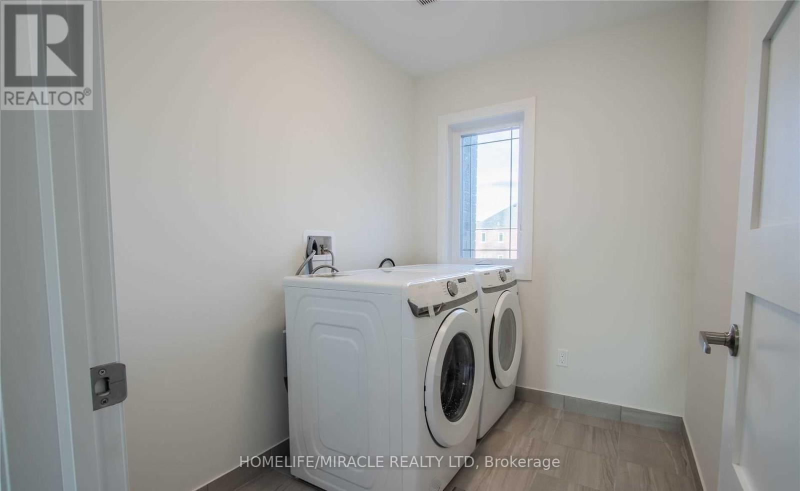 Upper - 530 Askew Court, Oshawa, ON - Indoor Photo Showing Laundry Room