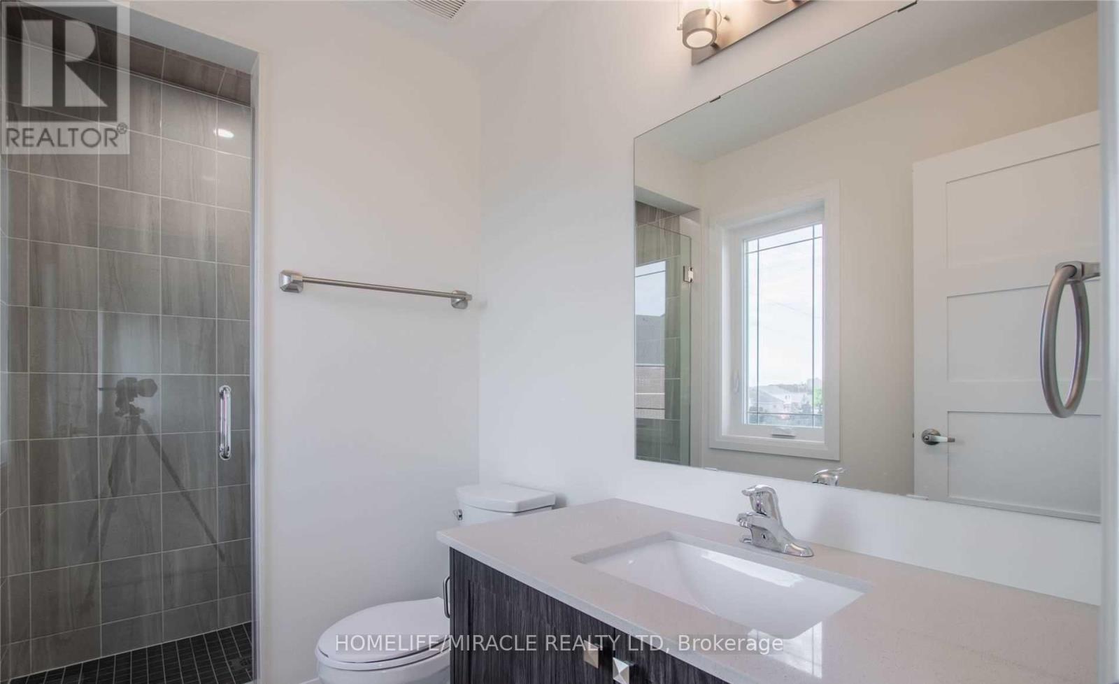 Upper - 530 Askew Court, Oshawa, ON - Indoor Photo Showing Bathroom