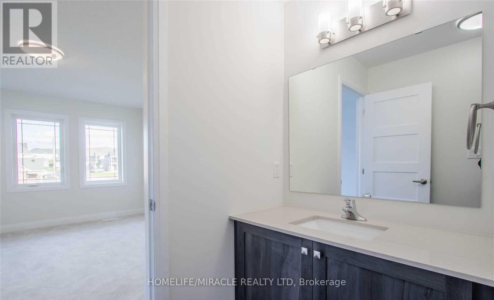 Upper - 530 Askew Court, Oshawa, ON - Indoor Photo Showing Bathroom