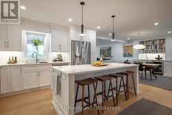 Gorgeous quartz counters -