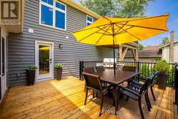 Lots of sitting areas -