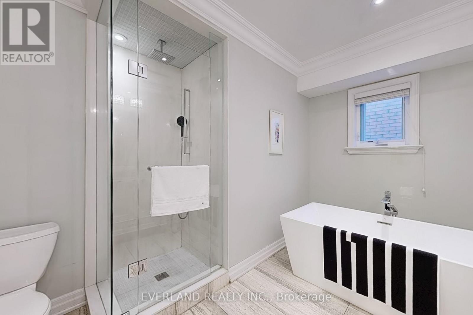 160B Finch Avenue E, Toronto, ON - Indoor Photo Showing Bathroom