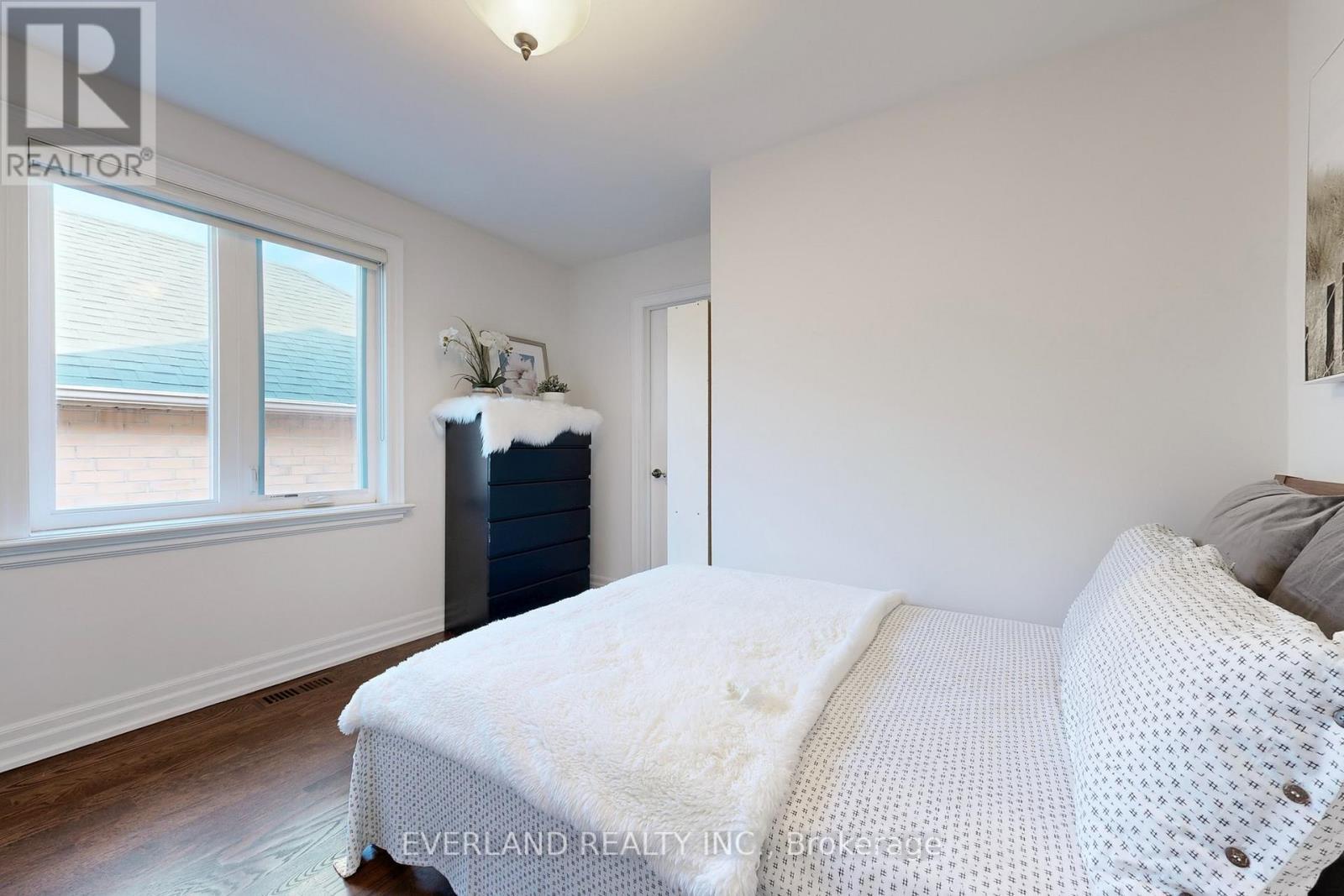 160B Finch Avenue E, Toronto, ON - Indoor Photo Showing Bedroom