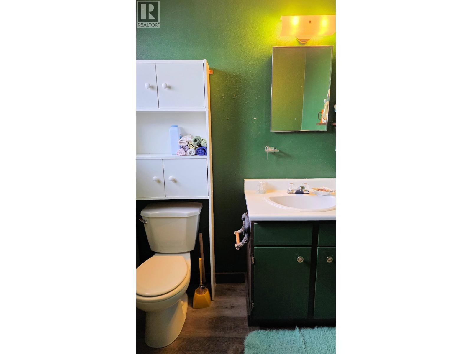 15 Harmon Crescent, Granisle, BC - Indoor Photo Showing Bathroom