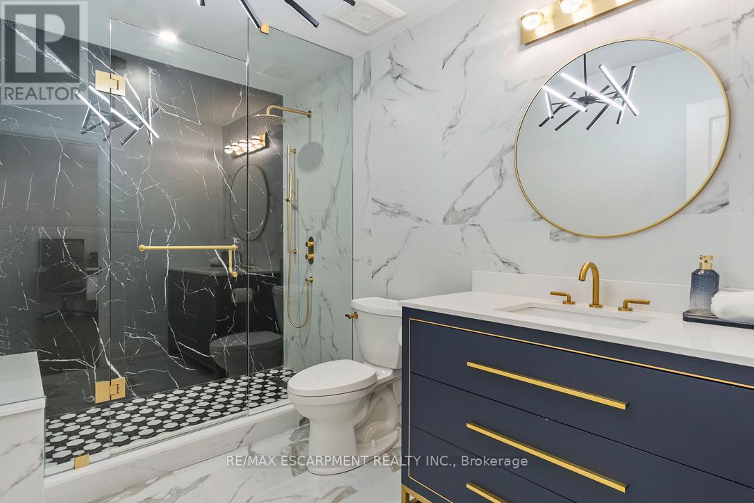 1294 Gatehouse Drive, Mississauga, ON - Indoor Photo Showing Bathroom