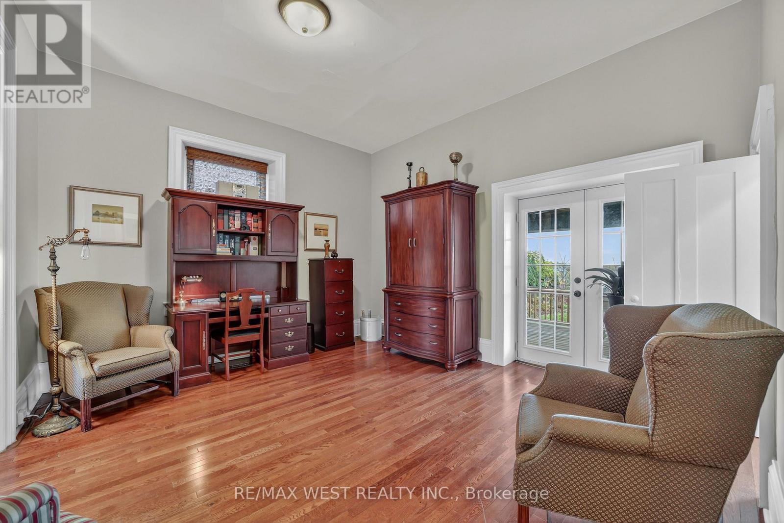 72 Banfield Street S, Brant, ON - Indoor