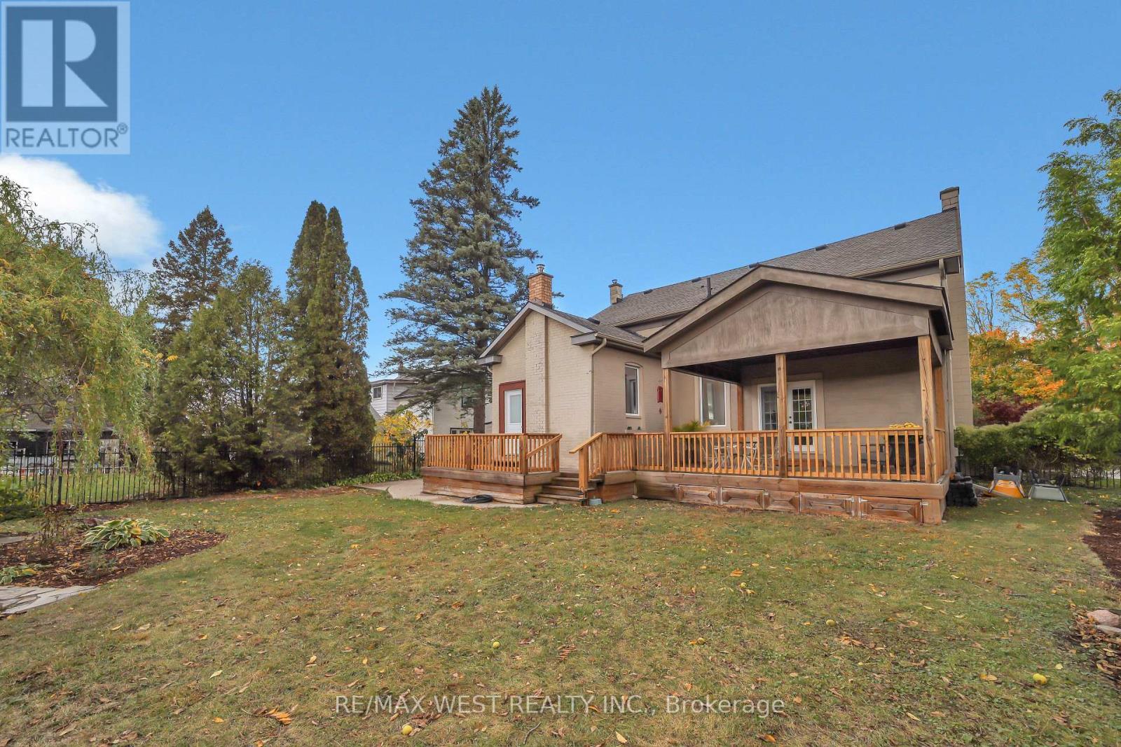 72 Banfield Street S, Brant, ON - Outdoor With Deck Patio Veranda