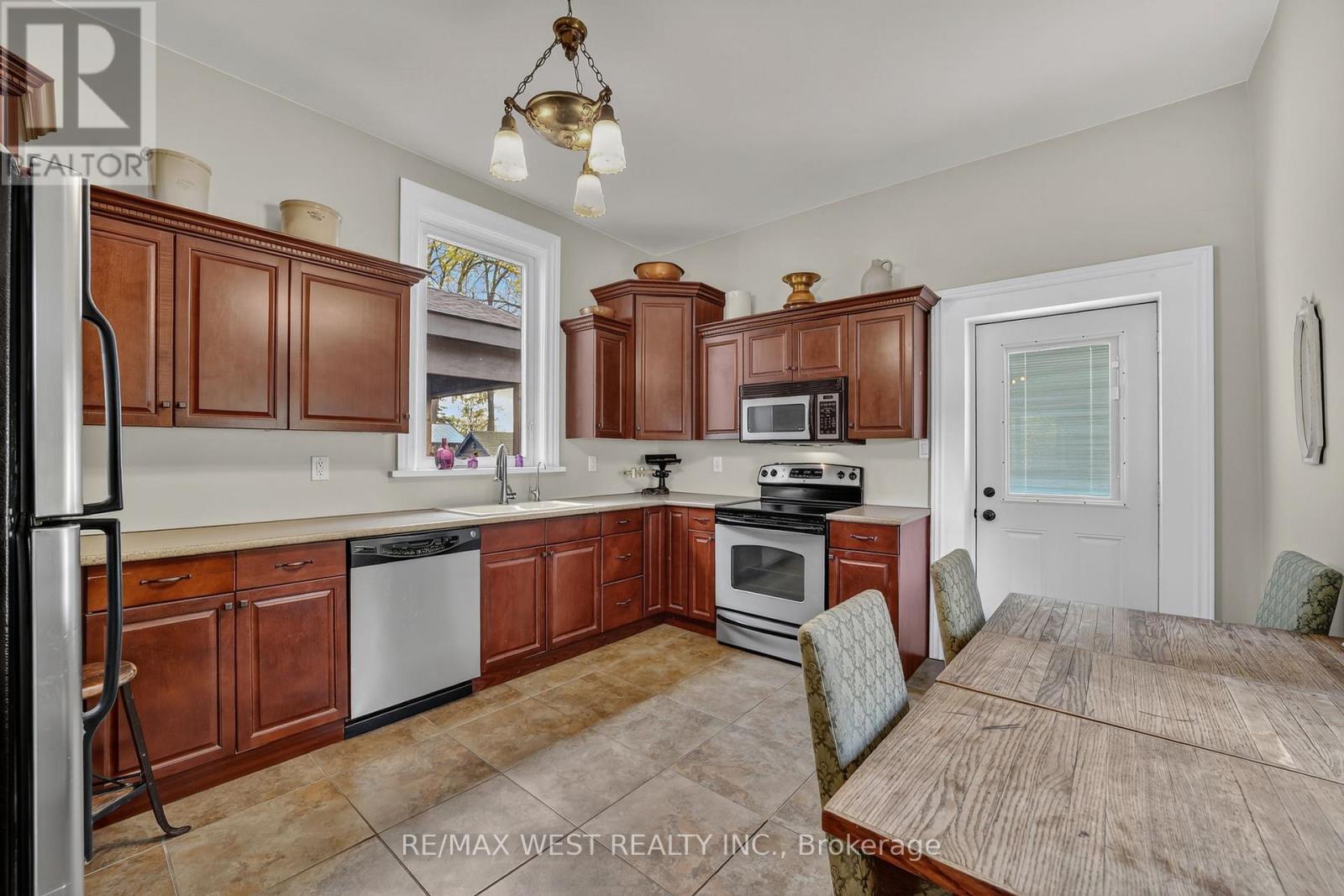 72 Banfield Street S, Brant, ON - Indoor Photo Showing Kitchen With Stainless Steel Kitchen