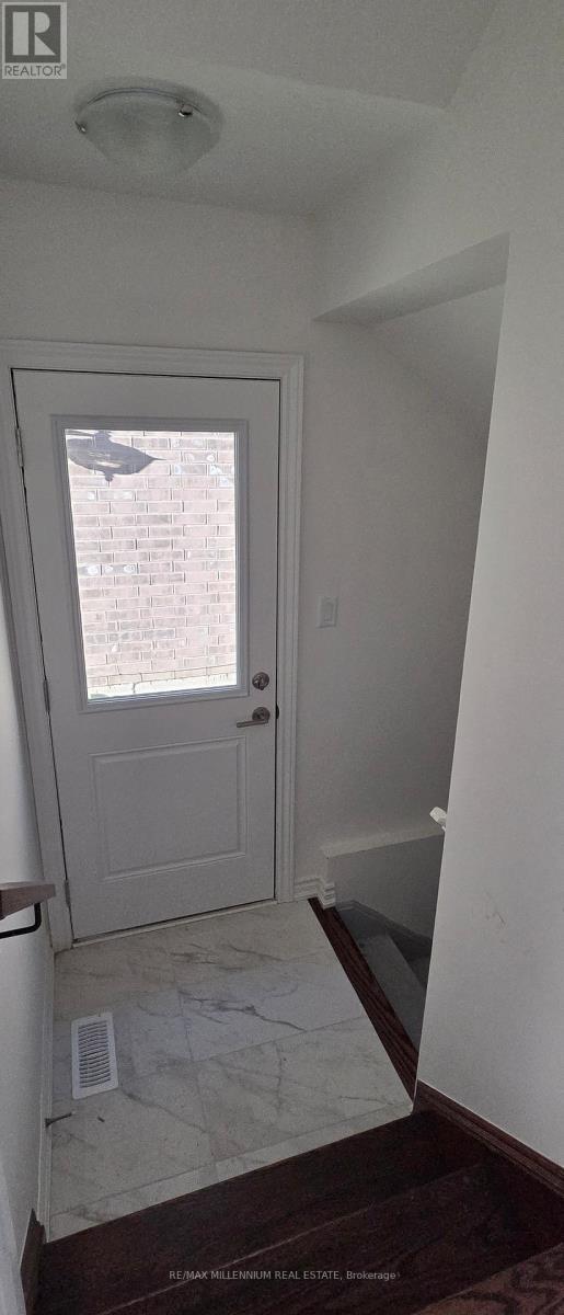 42 West Oak Trail, Barrie, ON - Indoor Photo Showing Other Room