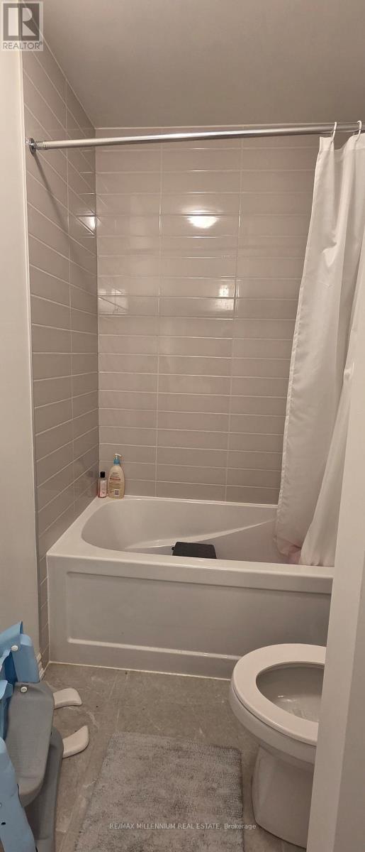 42 West Oak Trail, Barrie, ON - Indoor Photo Showing Bathroom