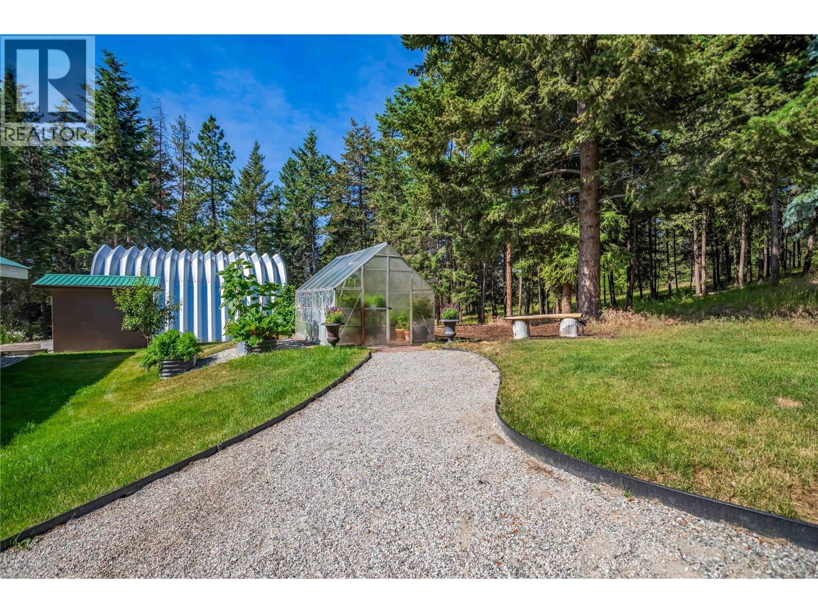 5738 Goudie Road, Kelowna, BC - Outdoor