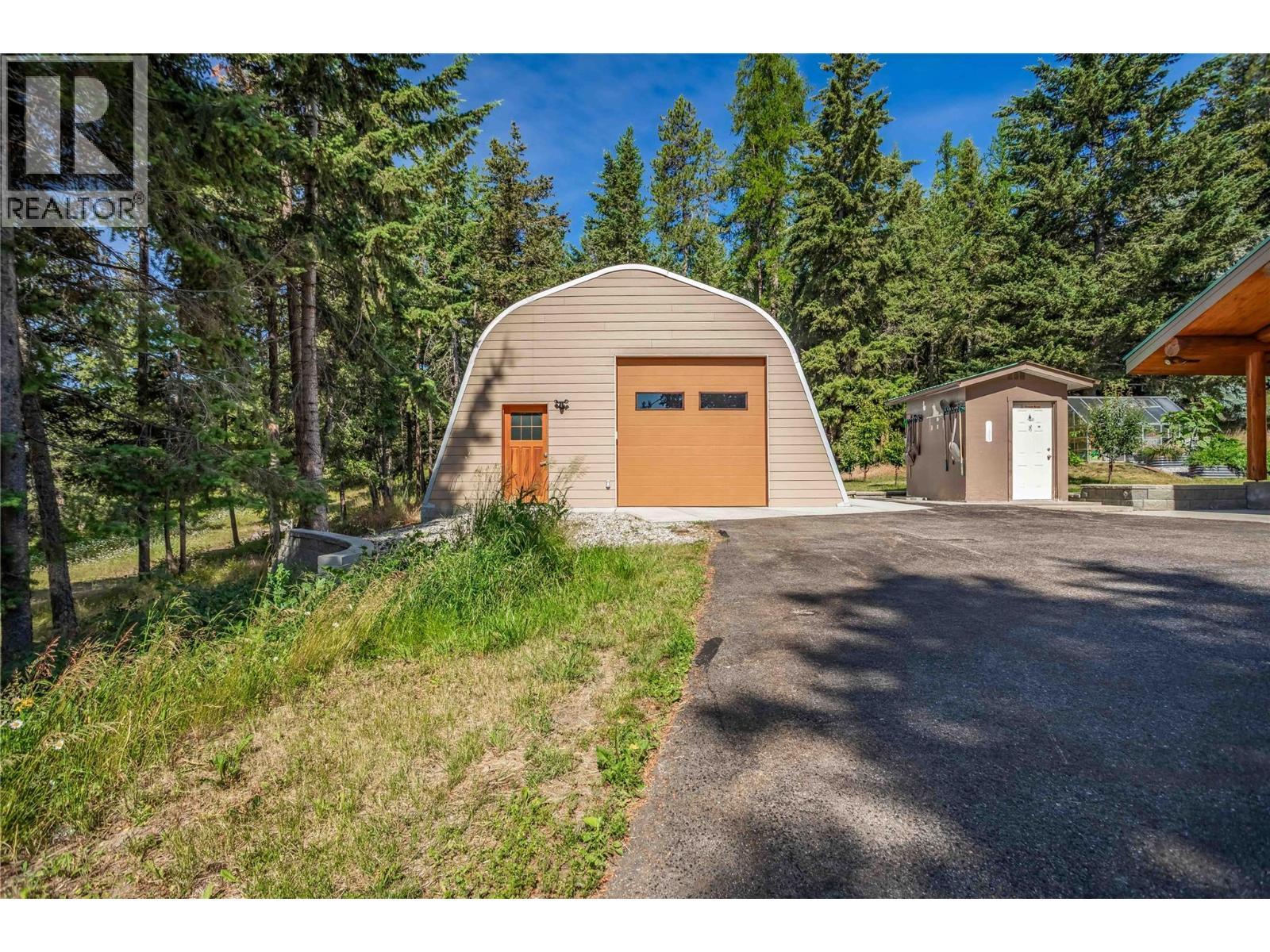 5738 Goudie Road, Kelowna, BC - Outdoor