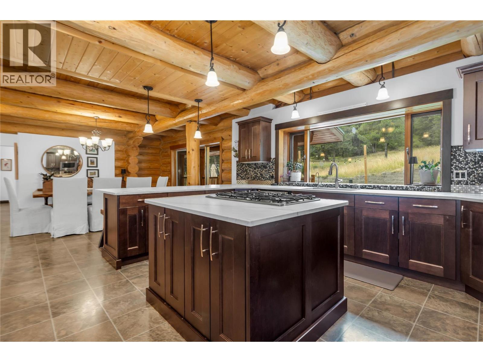 5738 Goudie Road, Kelowna, BC - Indoor Photo Showing Kitchen