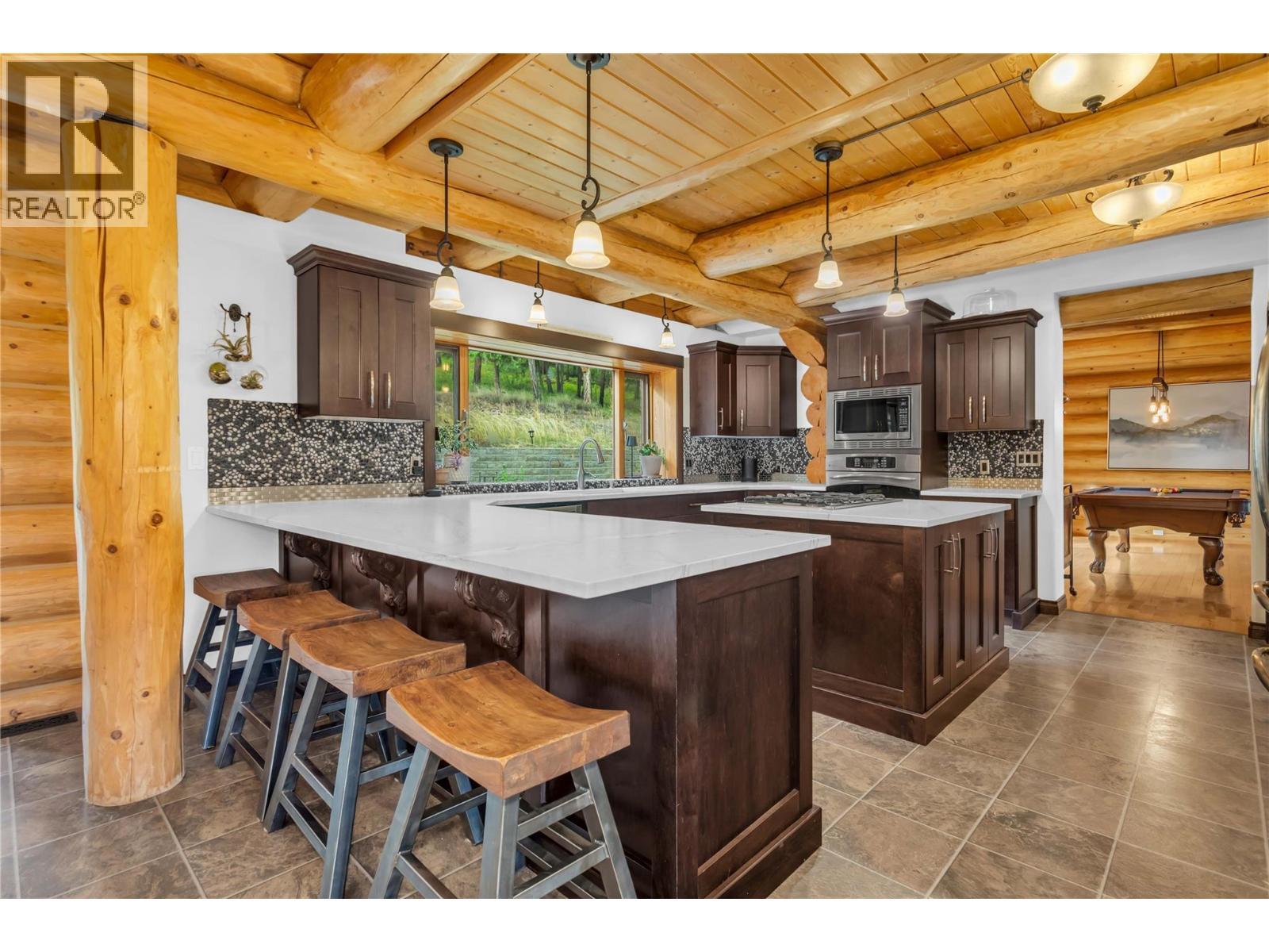 5738 Goudie Road, Kelowna, BC - Indoor Photo Showing Kitchen