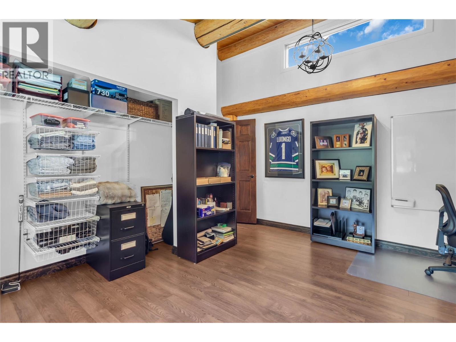 5738 Goudie Road, Kelowna, BC - Indoor
